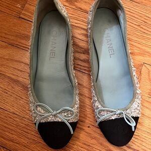 Chanel Black and Cream Flats with Elegant Design